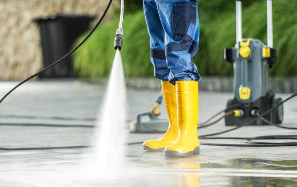 Why Choose Our Certified Pressure Washing Experts for Your Project Needs in Raymondville, TX?